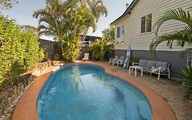 Moffat Beach Retreat, Dog-Friendly & Ocean Views